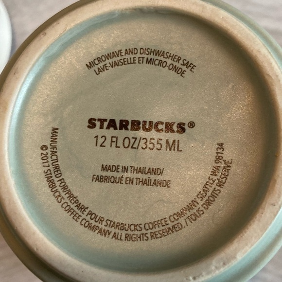 Starbucks Collector’s mug-2017 Mittens Part of holiday collection. Never used - Picture 3 of 4